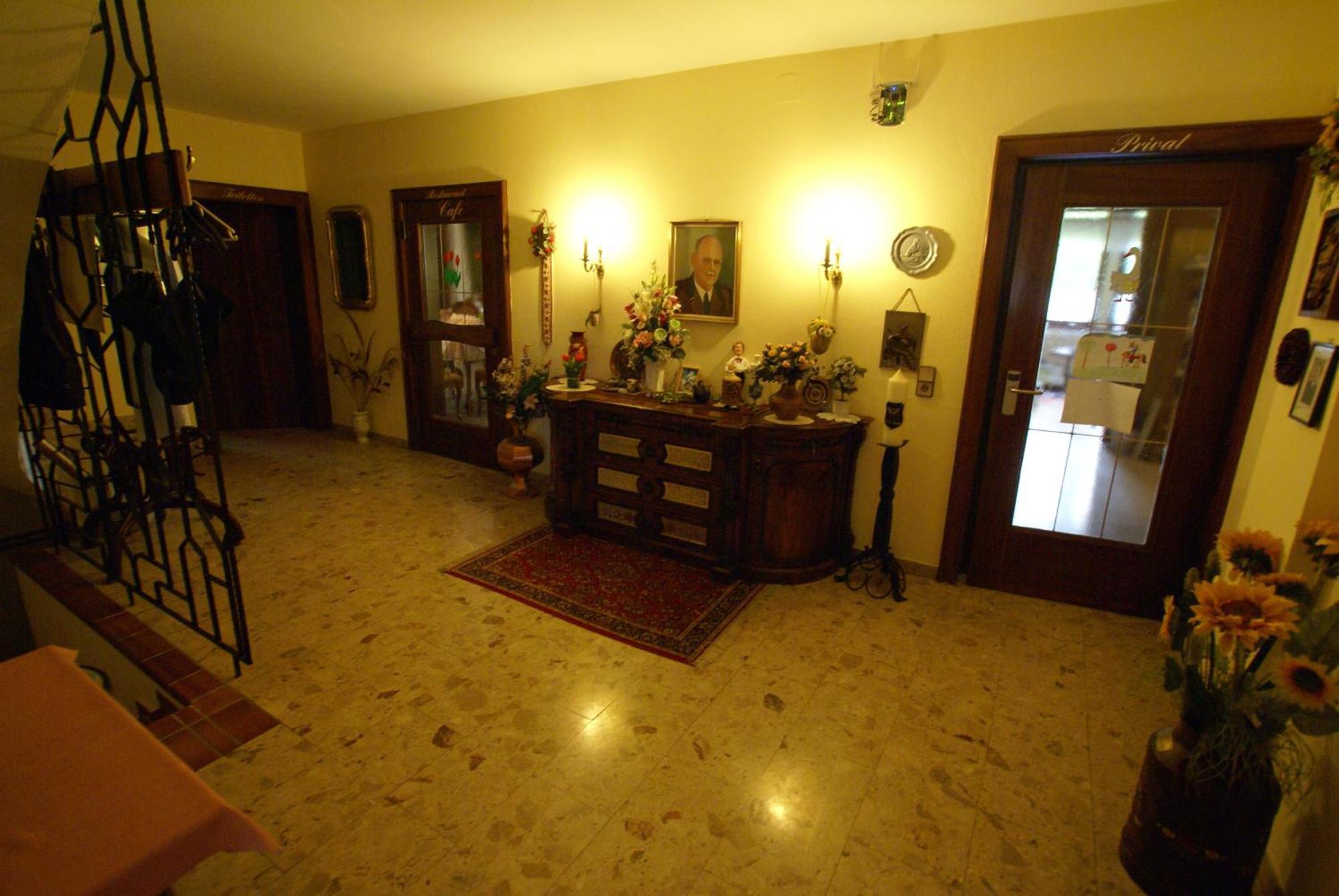 Gasthof Hotel Zur Post Ferlach Extérieur photo